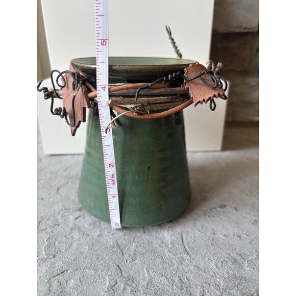 Vintage Bridget Donahue Pottery Vase Green Leaves Grapevine Fall Harvest - Picture 4 of 6